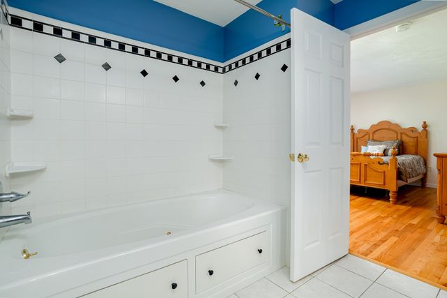 8 Alden Dr 8, Berlin, MA 01503