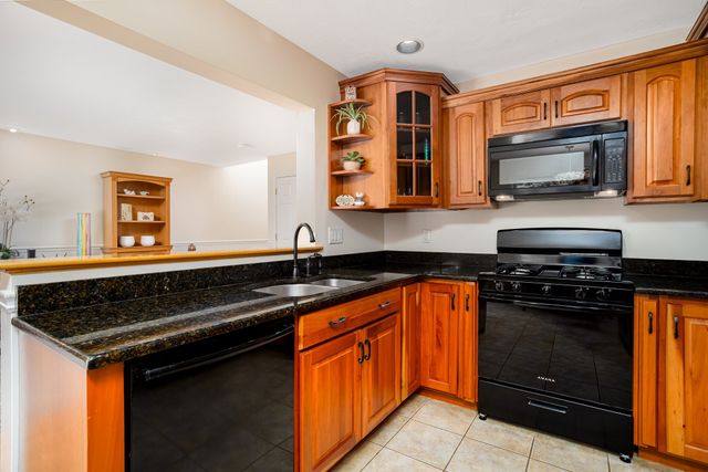 8 Alden Dr 8, Berlin, MA 01503
