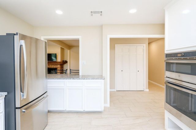 1424 N Avenue F, Freeport, TX 77541