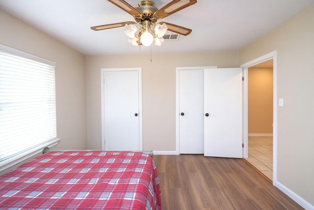 1424 N Avenue F, Freeport, TX 77541