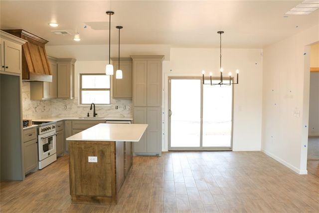 120 Mountain Laurel Way, Noble, OK 73068