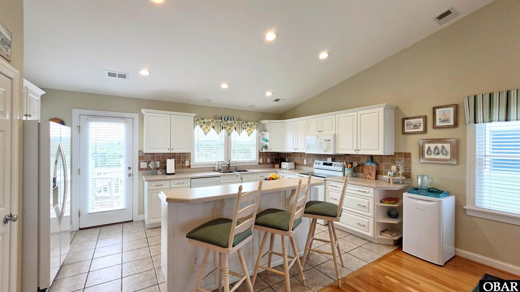 Image 18 of property listing at 3622 S Virginia Dare Trail, Nags Head, NC 27959