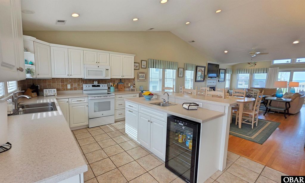 Image 21 of property listing at 3622 S Virginia Dare Trail, Nags Head, NC 27959