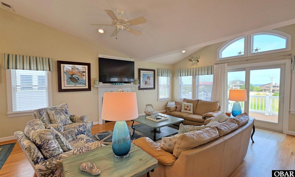 Image 4 of property listing at 3622 S Virginia Dare Trail, Nags Head, NC 27959