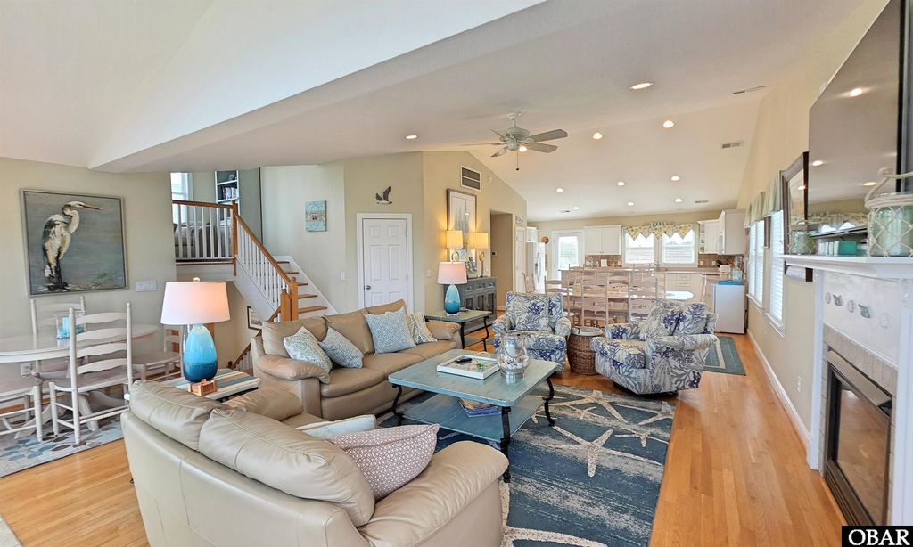 Image 5 of property listing at 3622 S Virginia Dare Trail, Nags Head, NC 27959