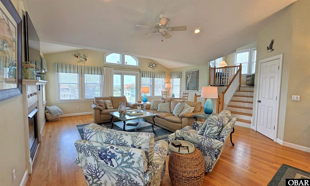 Image 6 of property listing at 3622 S Virginia Dare Trail, Nags Head, NC 27959