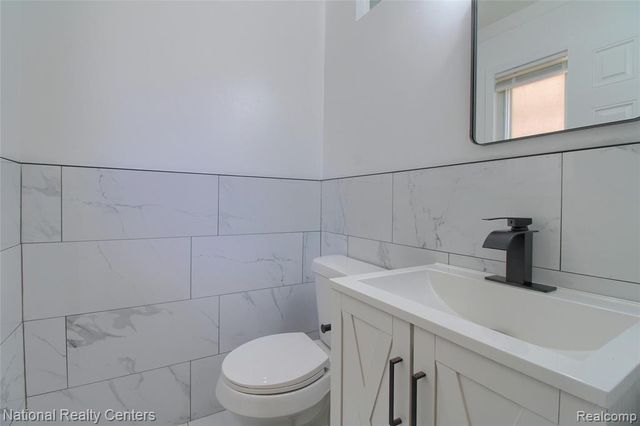 184 N Astor Street, Pontiac, MI 48342
