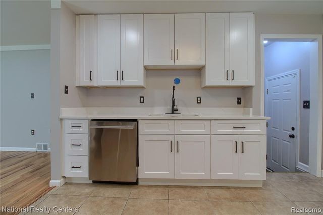 184 N Astor Street, Pontiac, MI 48342