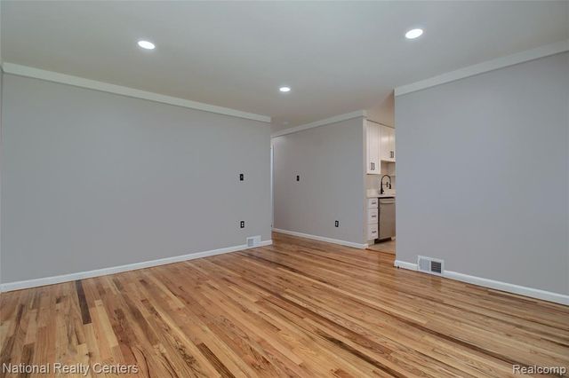 184 N Astor Street, Pontiac, MI 48342