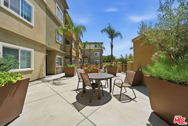 1408 W WASHINGTON Boulevard 101, Los Angeles, CA 90007