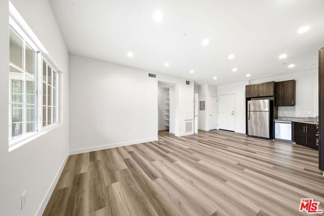 1408 W WASHINGTON Boulevard 101, Los Angeles, CA 90007