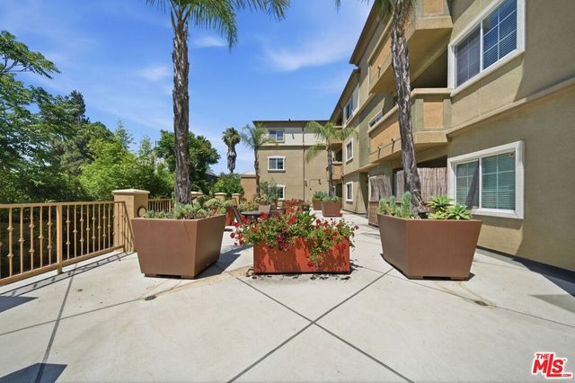 1408 W WASHINGTON Boulevard 101, Los Angeles, CA 90007