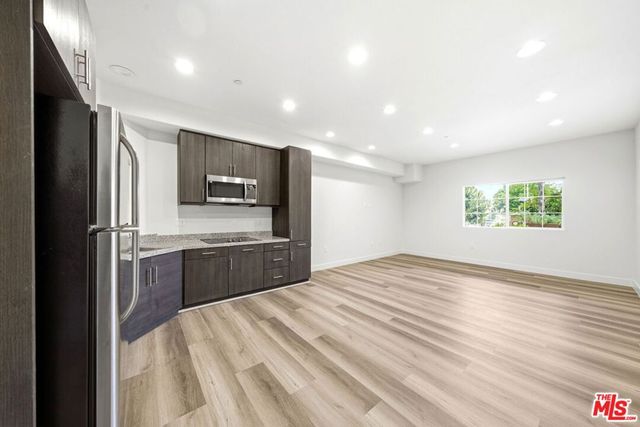 1408 W WASHINGTON Boulevard 101, Los Angeles, CA 90007
