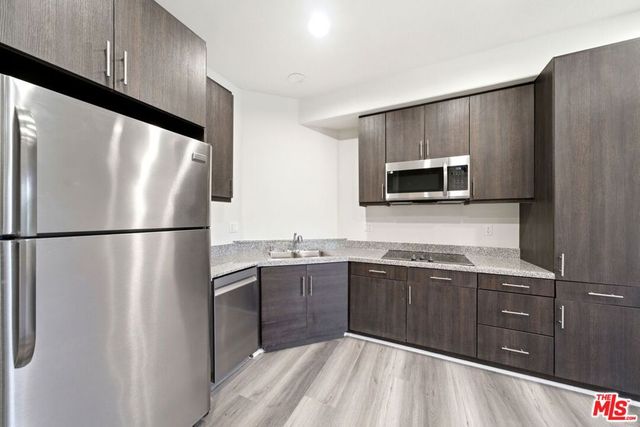 1408 W WASHINGTON Boulevard 101, Los Angeles, CA 90007