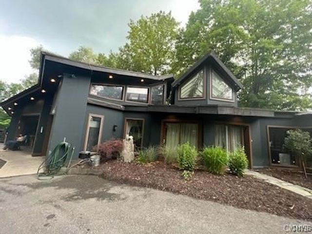 7927 Indian Hill Road, Pompey, NY 13104