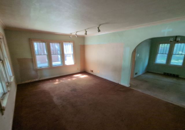 3827 Adams Avenue, Des Moines, IA 50310