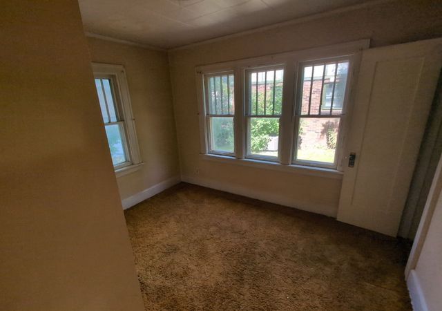 3827 Adams Avenue, Des Moines, IA 50310