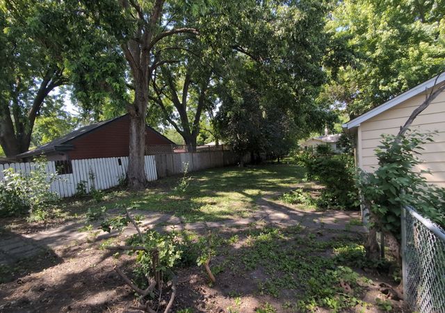 3827 Adams Avenue, Des Moines, IA 50310