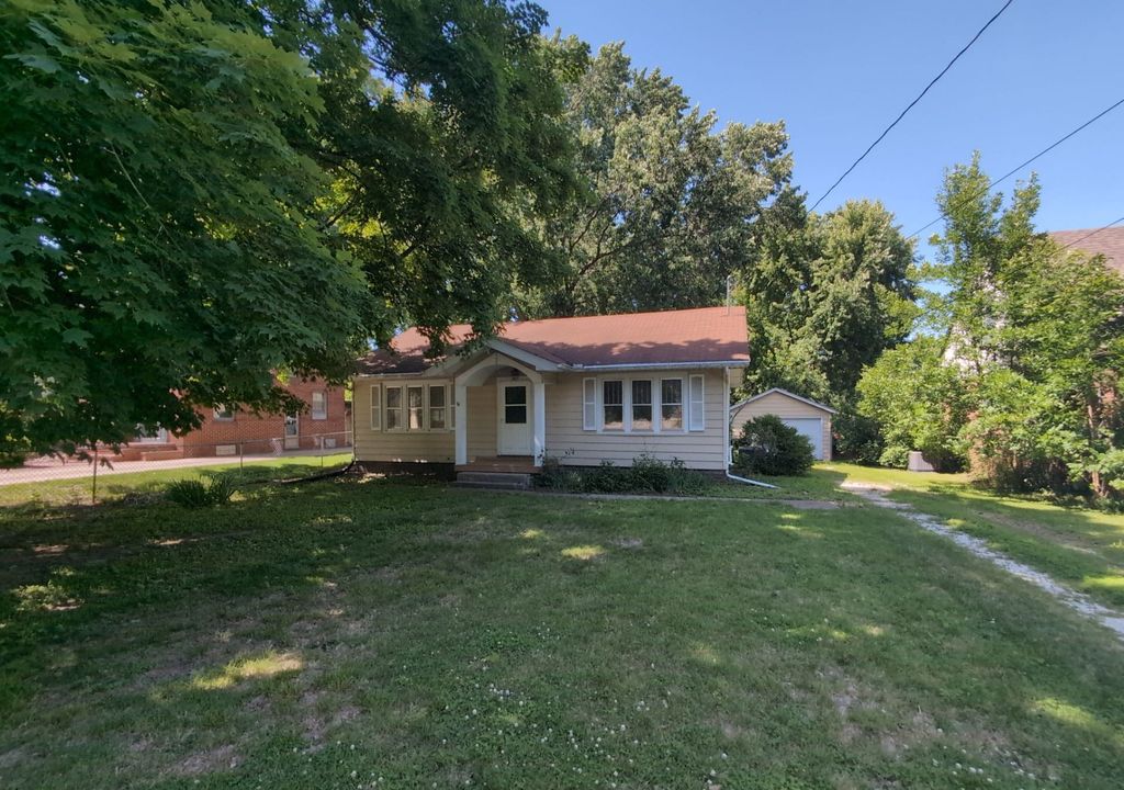 3827 Adams Avenue, Des Moines, IA 50310