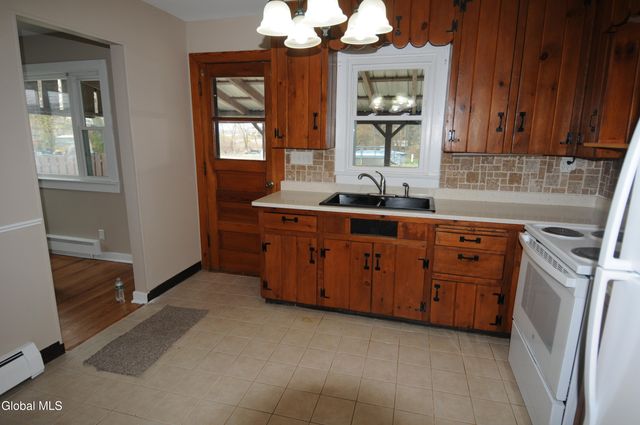 2 Arden Road, Glenville, NY 12302