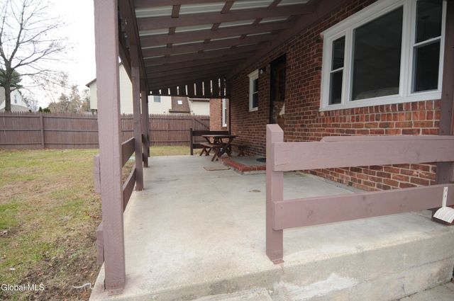 2 Arden Road, Glenville, NY 12302