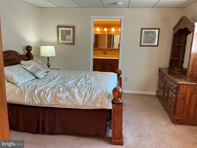 19 PAUL RD, Maple Shade, NJ 08052