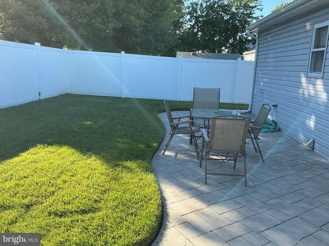 19 PAUL RD, Maple Shade, NJ 08052