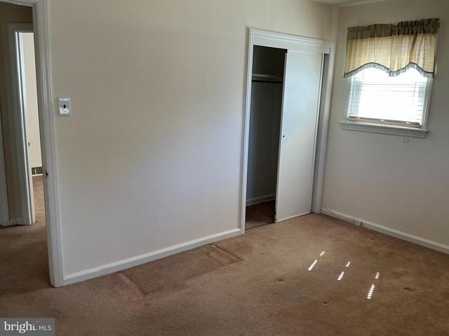 19 PAUL RD, Maple Shade, NJ 08052