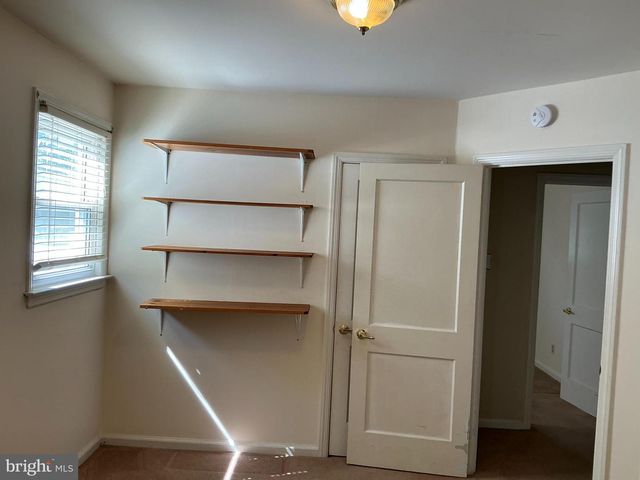 19 PAUL RD, Maple Shade, NJ 08052