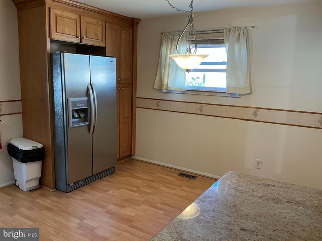 19 PAUL RD, Maple Shade, NJ 08052