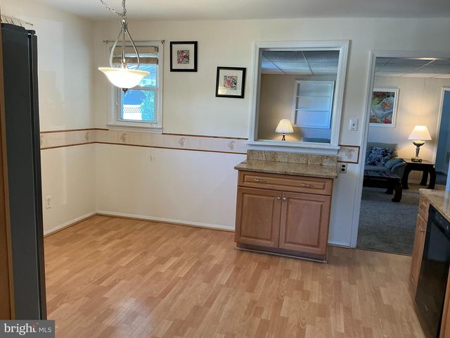 19 PAUL RD, Maple Shade, NJ 08052