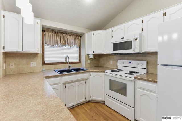 13572 V Circle, Omaha, NE 68137