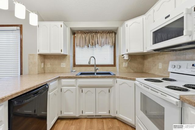 13572 V Circle, Omaha, NE 68137