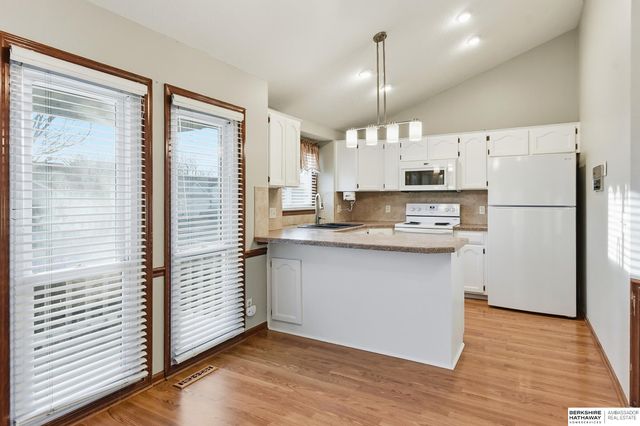 13572 V Circle, Omaha, NE 68137