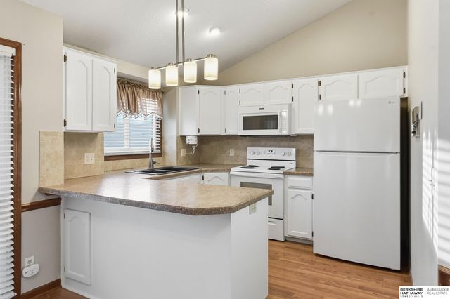 13572 V Circle, Omaha, NE 68137