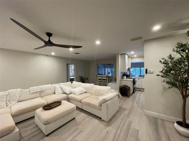 8948 SW 53rd St, Cooper City, FL 33328