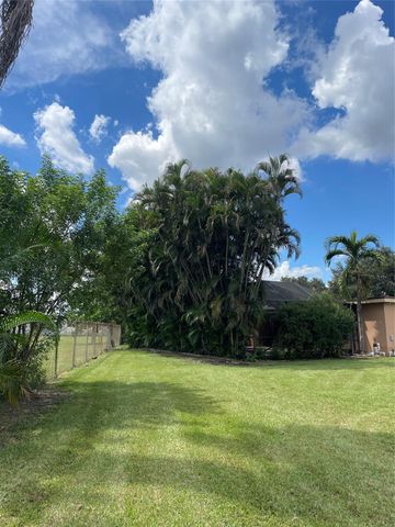8948 SW 53rd St, Cooper City, FL 33328