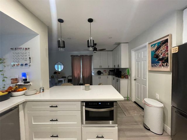 8948 SW 53rd St, Cooper City, FL 33328