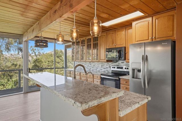 11819 Johnson Lake Road, Lakeside, CA 92040