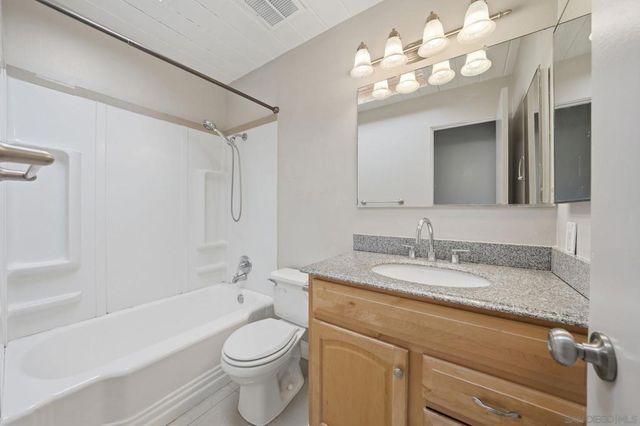 11819 Johnson Lake Road, Lakeside, CA 92040