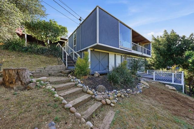 11819 Johnson Lake Road, Lakeside, CA 92040