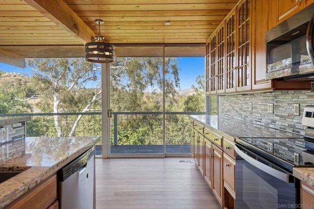 11819 Johnson Lake Road, Lakeside, CA 92040