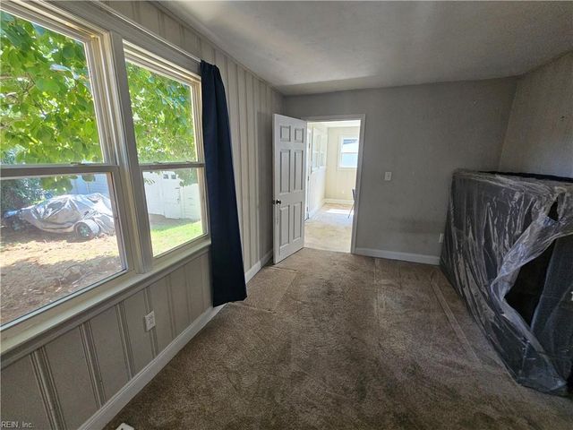 8 Fairview CIR S, Portsmouth, VA 23702