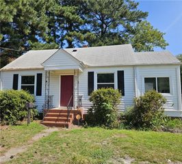 8 Fairview CIR S, Portsmouth, VA 23702