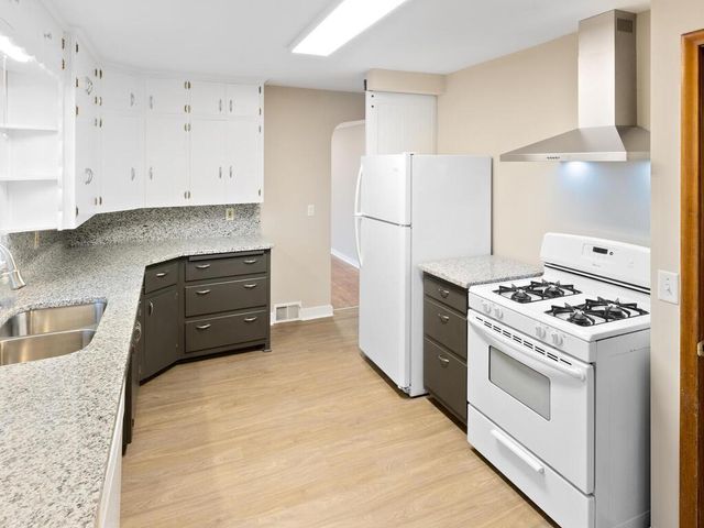 207 11th Avenue SE, Forest Lake, MN 55025