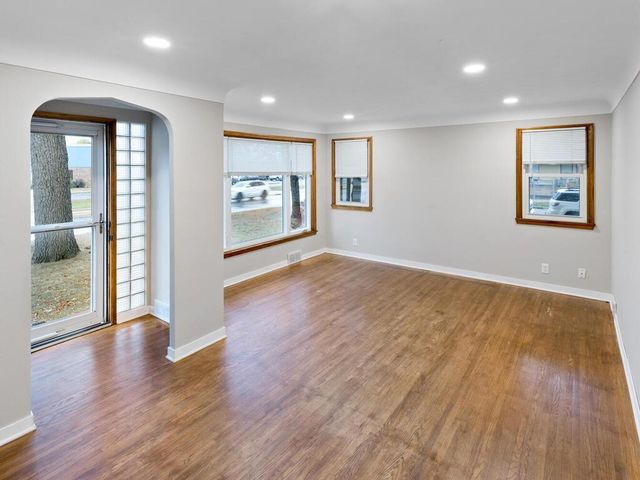 207 11th Avenue SE, Forest Lake, MN 55025