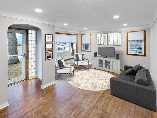 207 11th Avenue SE, Forest Lake, MN 55025