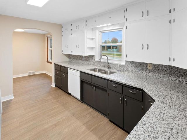 207 11th Avenue SE, Forest Lake, MN 55025