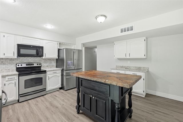 3917 Windflower Lane, Fort Worth, TX 76137