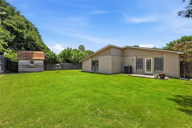 3917 Windflower Lane, Fort Worth, TX 76137